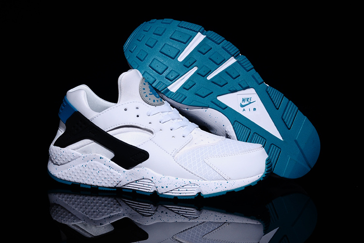 huarache noir et bleu foot locker