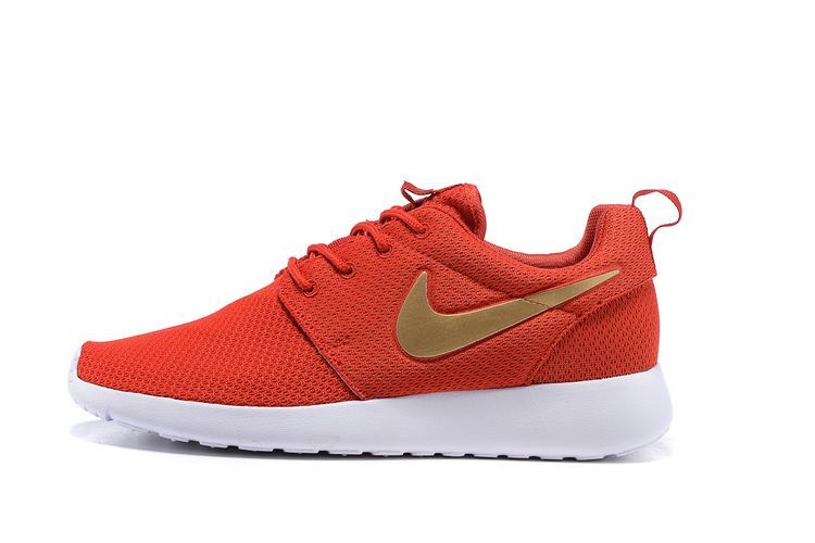 roshe run rouge noir